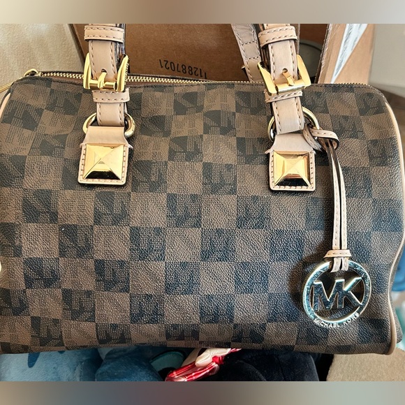 Michael Kors Handbags - Used MICHAEL KORS Checkerboard GREYSON SATCHEL BAG